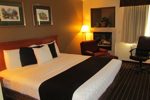 Fairbridge Inn & Suites - Leavenworth - Bedroom