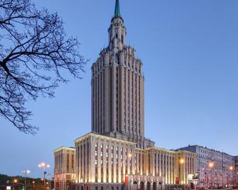 Hilton Moscow Leningradskaya - Moscú - Edificio