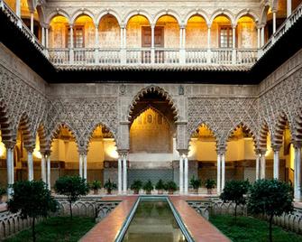 Hostel Trotamundos - Seville - Attractions