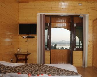 Impex Hill Resorts - Srinagar - Bedroom