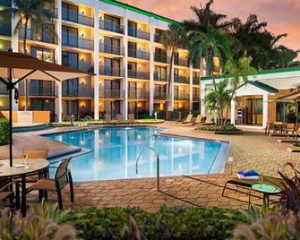 Courtyard by Marriott Fort Lauderdale East/Lauderdale-by-the-Sea - Fort Lauderdale - Pool