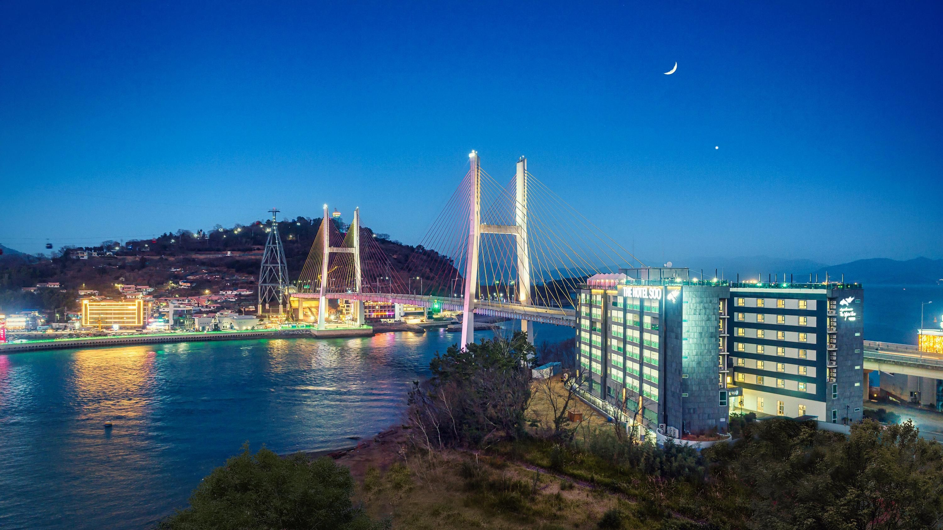 ذا هوتل سوو