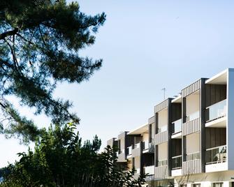 Best Western Plus Hotel les Rives du Ter - Larmor-Plage - Building