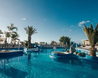 سيرفاتور بويرتو أثول - بورتوريكو - حوض السباحة