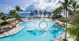 Coral Ocean Resort - 加拉班 - 游泳池