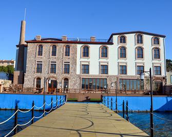 Bacacan Otel - Ayvalık - Building