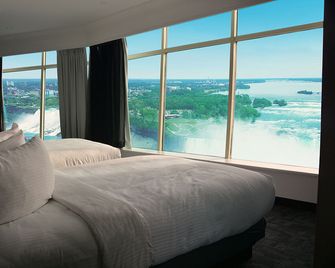 Fallsview Tower Hotel - Niagara Falls - Bedroom