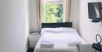 Amhurst Hotel - London - Bedroom