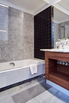 Hotel Alfonso V León - León - Baño