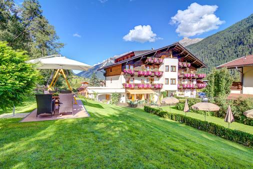 Hotel Christoph - Neustift im Stubaital - Building