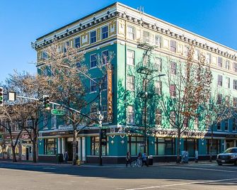 Hotel Clariana - San Jose - Building