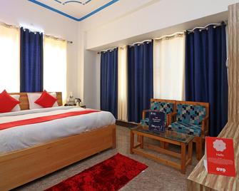 OYO 26832 Hotel Ratnodaya - Almora - Bedroom