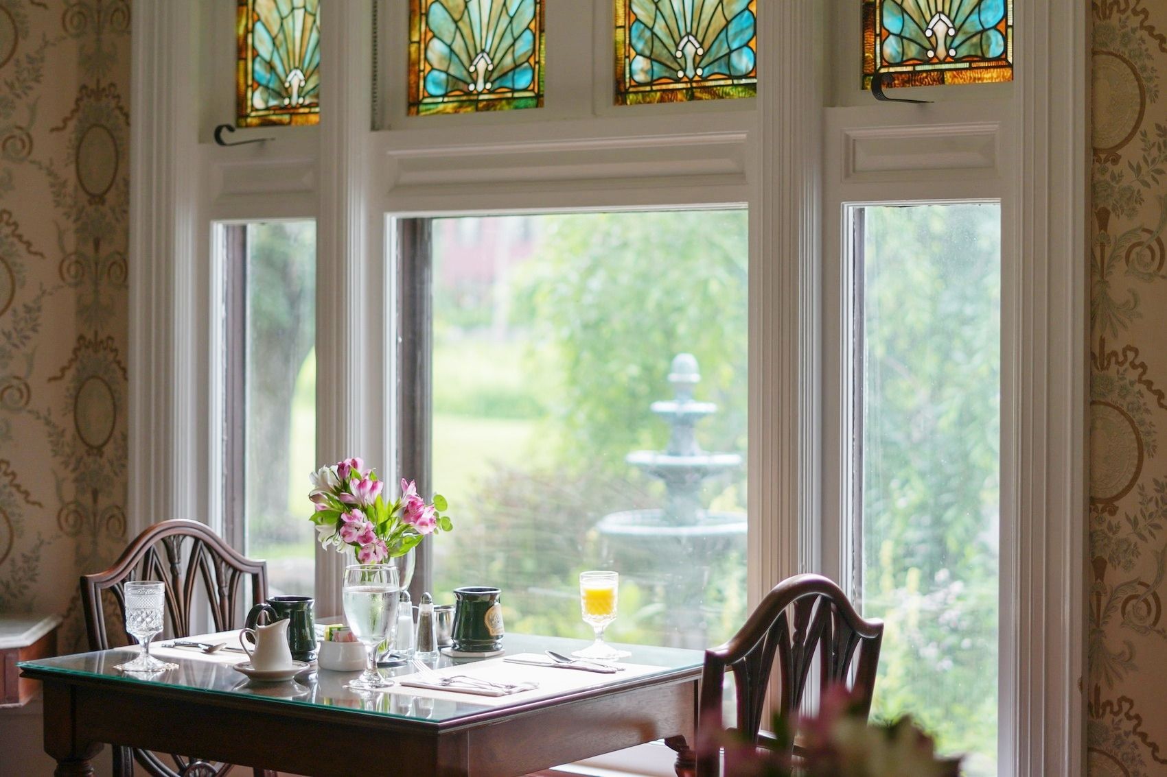 Manor House Inn - Norfolk - Dining room