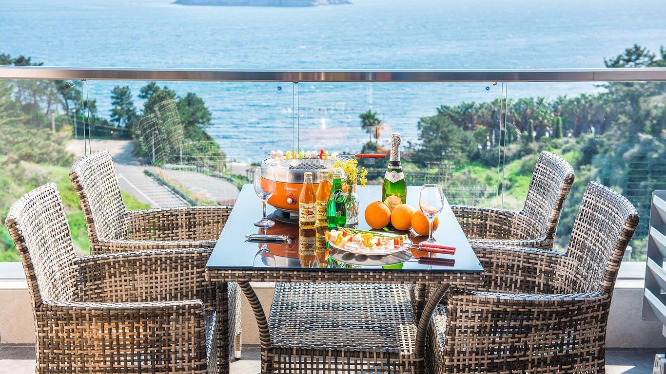 فيسبي جيجو بالم فيليدج