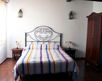 Hostal Restaurante Las Canteras - Estepa - Camera da letto