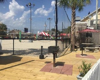 Pirates Cove - Carolina Beach - Outdoors view