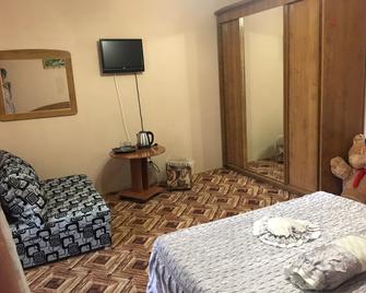 Agina Guest House - Gelendzhik - Bedroom