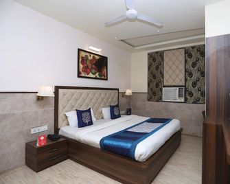 OYO 5449 Hotel Sbd Guest House - Gorakhpur - Habitación