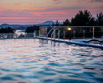 The Bay Jeju Resort - Seogwipo - Pool