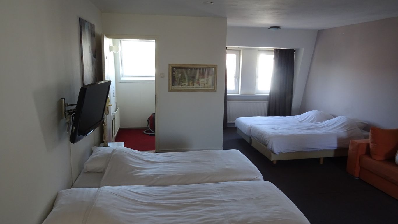 فندق كافيه ريستورانت أبينا