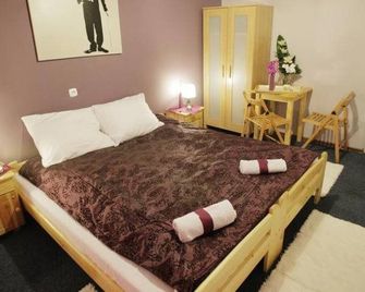 Dragon Aparthostel Senatorska - Krakow - Bedroom