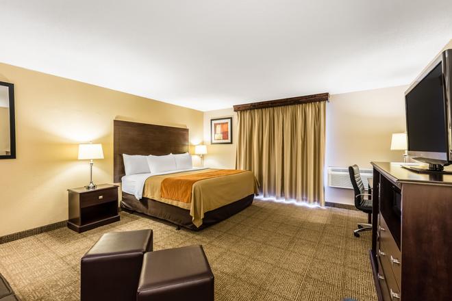 Comfort Inn Airport 83 1 1 2 Grand Rapids Hotel Deals