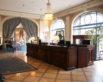 Hotel Aletti Palace - Vichy - Front desk