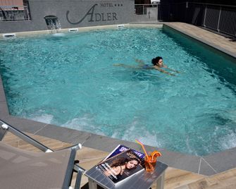 Hotel Adler - Alassio - Svømmebasseng