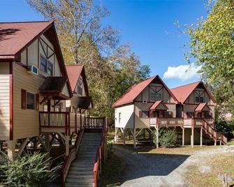 Riverbend Motel & Cabins - Helen - Building