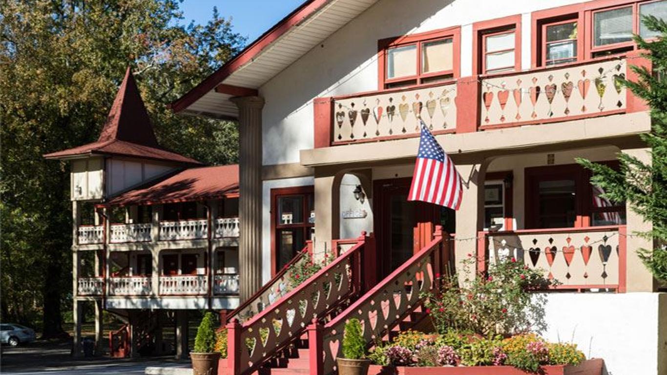 Riverbend Motel & Cabins