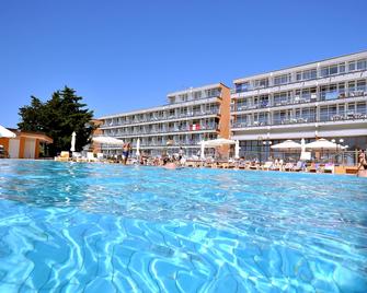 Arena Hotel Holiday - Medulin - Pool