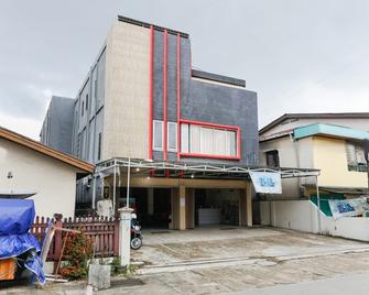 OYO 3829 Ratu Residence Syariah - Samarinda - Gebouw