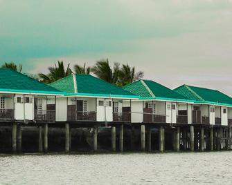 Nalusuan Island Resort And Marine Sanctuary - Cordova - Building