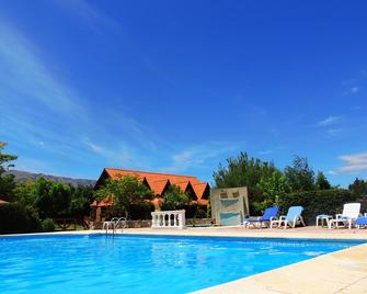 Le Marche Apart Hotel - וילה דה מרלו - בריכה