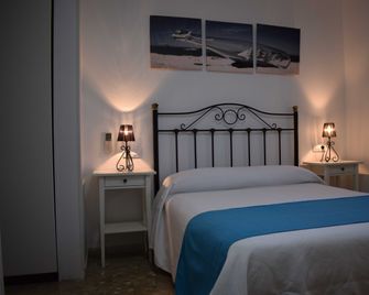 Hostales Juan de Austria I & II - Aguadulce - Badkamer