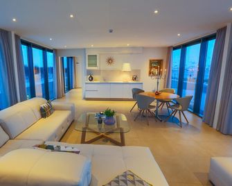 Apt. Hotel Hjalteyri - Akureyri - Sala