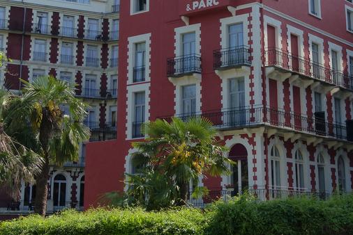 Hotel Chapelle Et Parc - Lourdes - Building