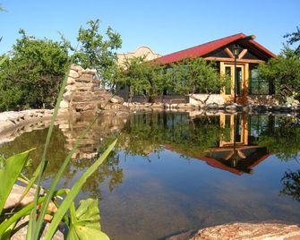 Posada Los Antiguos-Adults Only - וילה דה מרלו - בניין