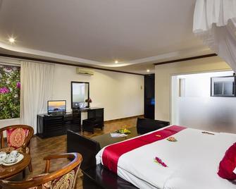 Rock Water Bay Beach Resort & Spa - Kê Gà - Bedroom