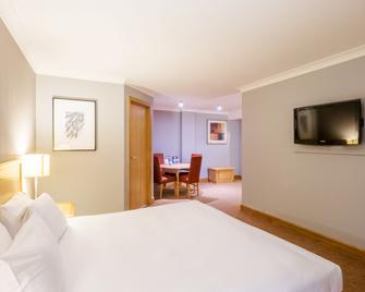 DoubleTree by Hilton Swindon - Swindon - Habitación