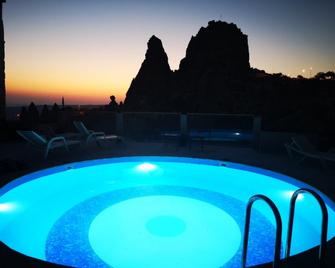 Hermes Cave Hotel - Uchisar - Bể bơi