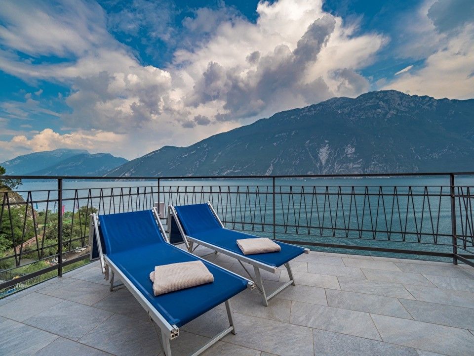 Hotel Capo Reamol - לימונה סול גרדה - מרפסת