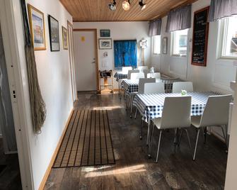 Kajsa krabbat Vandrarhem - Kungshamn - Dining room
