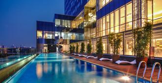 Harris Vertu Hotel Harmoni - Jakarta - Pool