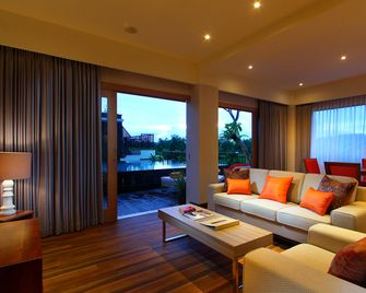 The Kirana Canggu Hotel - North Kuta - סלון