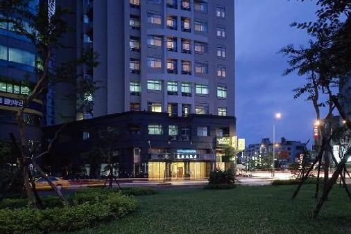 City Lake Hotel - Taipei - Building