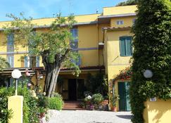 Hotel Ginevra - Rio Marina - Bâtiment