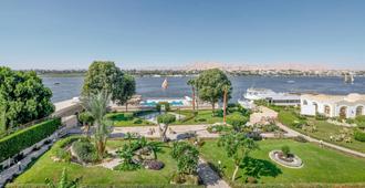 Iberotel Luxor - לוקסור - נוף חיצוני