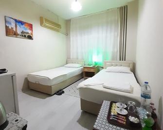 Saydam Otel - Adana - Schlafzimmer