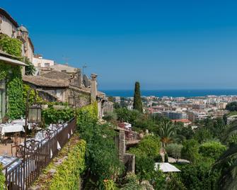 Chateau Le Cagnard - Cagnes-sur-Mer - Gebouw